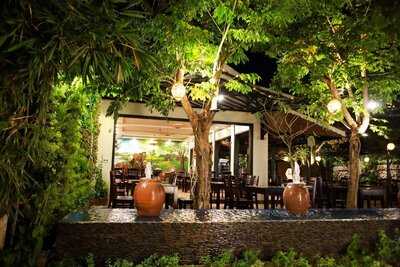 Nhà Hàng Làng Nghệ