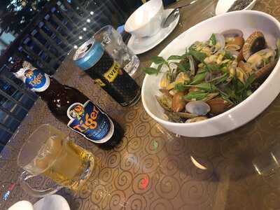 Nhà Hàng Gió Biển