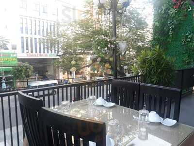 Nhà Hàng Gió Biển