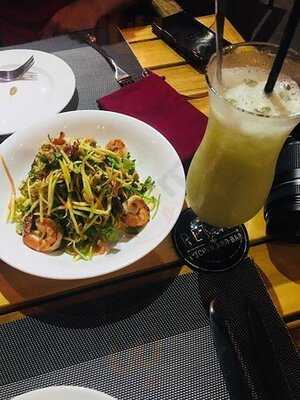 Retro Kitchen And Bar