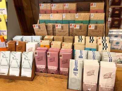 Danang Souvenirs & Cafe