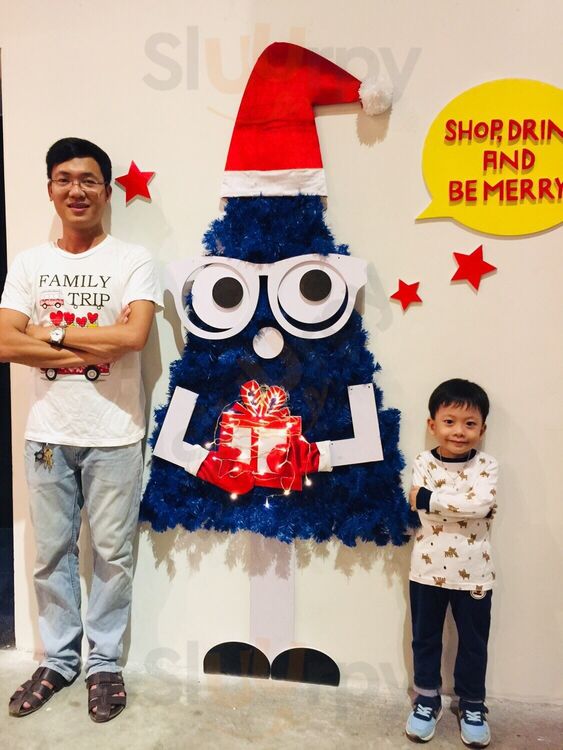 Danang Souvenirs & Cafe