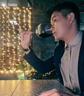 Dom - The Wine Bistro