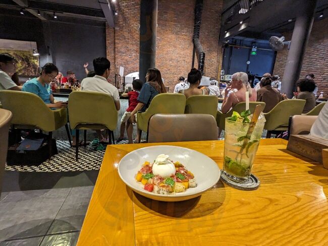 Pizza 4p's Hoang Van Thu