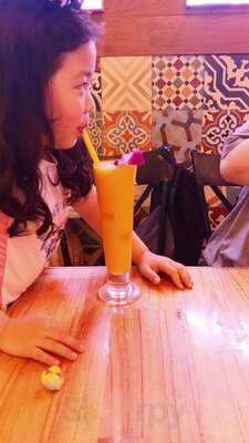 Laluna Bar & Restaurant