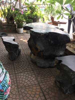 Laluna Bar & Restaurant