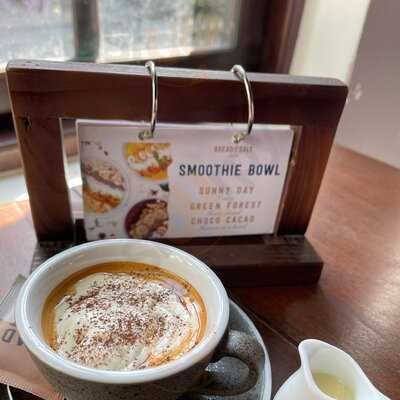 Breadnsalt Cafe
