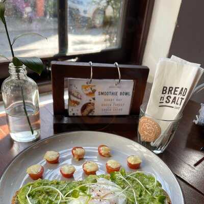 Breadnsalt Cafe
