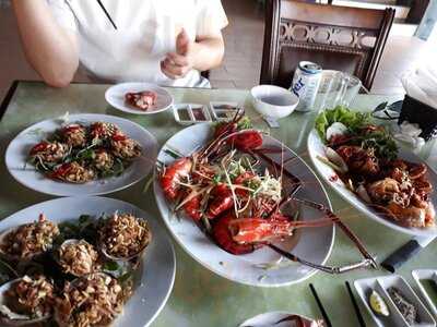 Nhà Hàng Cánh Buồm Xanh