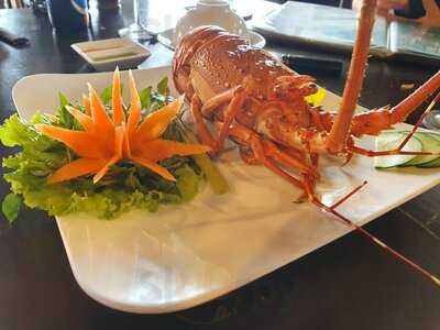 Nhà Hàng Cánh Buồm Xanh