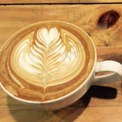 Bomux Cake Shop And Tea House