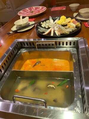 Mama Hot Pot Buffet - Võ Văn Kiệt