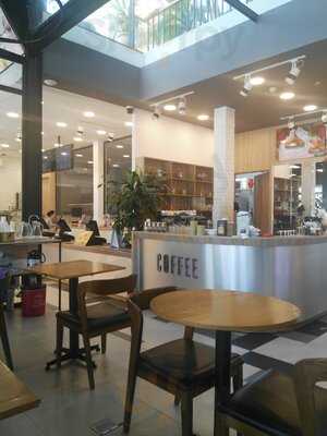 Tiệm Bánh & Cà Phê Bon Pas