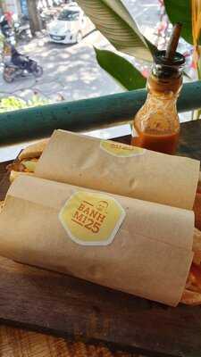 Banh Mi 25 Work & Chill