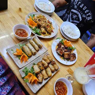 Tiệm Cơm Một Ngày Mới