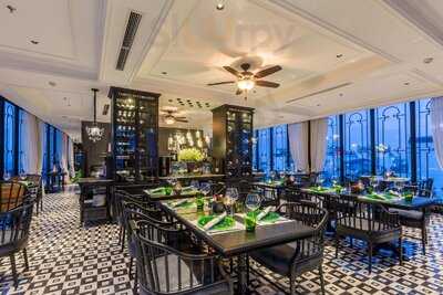 Nhà Hàng 9 Tầng Mây