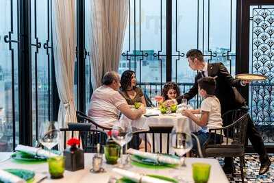 Nhà Hàng 9 Tầng Mây