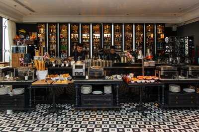 Nhà Hàng 9 Tầng Mây