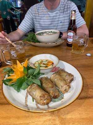 Thuần Việt Quán