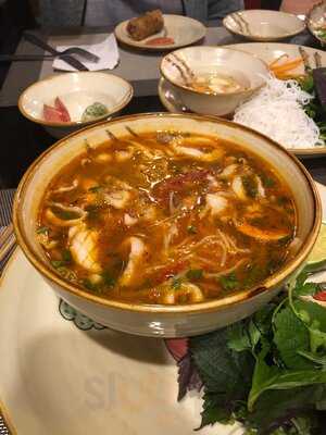 Thuần Việt Quán