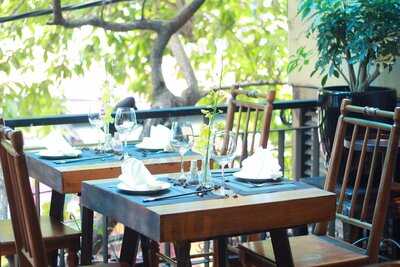 Duong's 2 Restaurant & Cooking Class