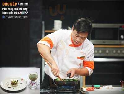 Duong's 2 Restaurant & Cooking Class