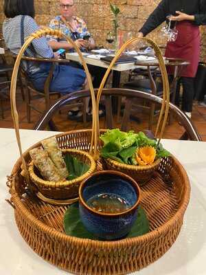Duong's 2 Restaurant & Cooking Class