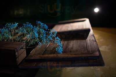 Warning Pub & Coffee Shop