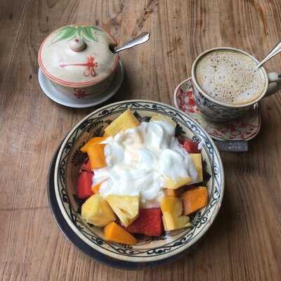 Om Hanoi Yoga Studio & Vegetarian Café