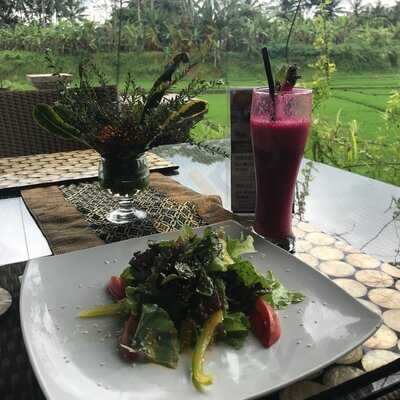 Om Hanoi Yoga Studio & Vegetarian Café