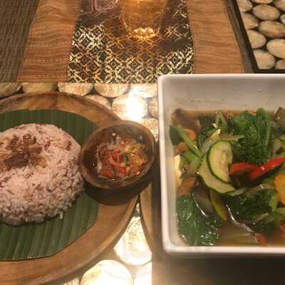 Om Hanoi Yoga Studio & Vegetarian Café