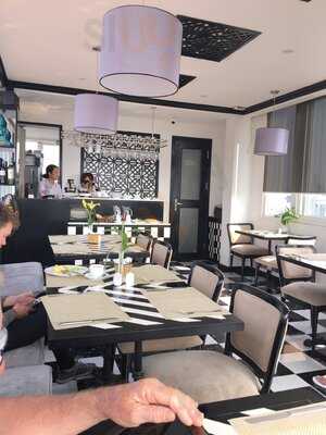 Nhà Hàng Purple Cherry