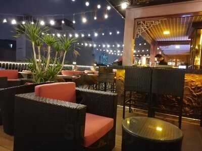Mk Rooftop Bar & Restaurant