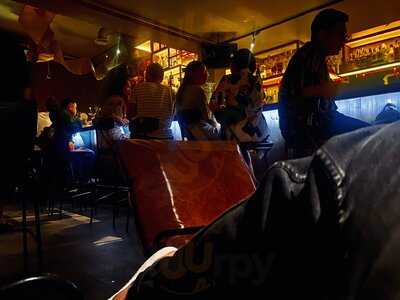 Nê Cocktail & Wine Bar