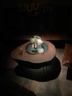 Nê Cocktail & Wine Bar