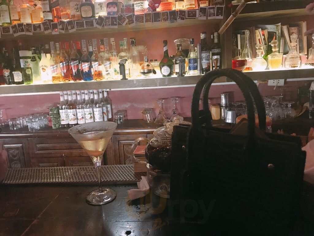 Nê Cocktail & Wine Bar