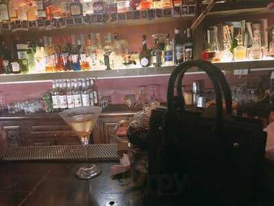 Nê Cocktail & Wine Bar