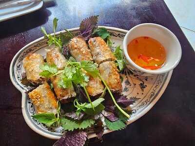 Âu Lạc Restaurant