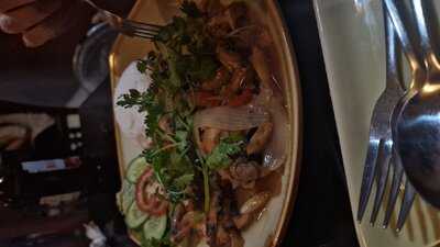 Âu Lạc Restaurant