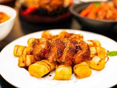 Banh Cuon Gia Truyen