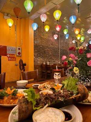 Quán Quê Restaurant