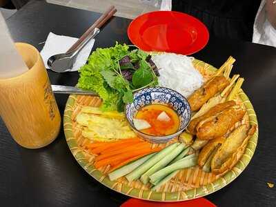 Mau Restaurant - Vietnamese & Vegetarian Food