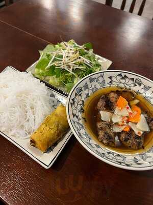Mau Restaurant - Vietnamese & Vegetarian Food