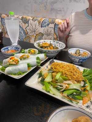 Mau Restaurant - Vietnamese & Vegetarian Food