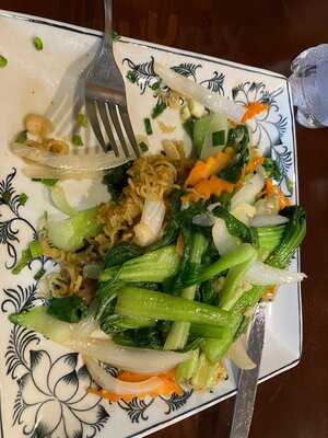 Mau Restaurant - Vietnamese & Vegetarian Food