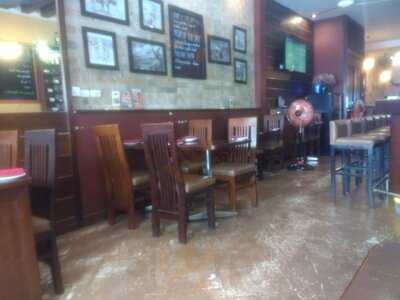 The Moose & Roo Pub & Grill