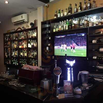 The Moose & Roo Pub & Grill