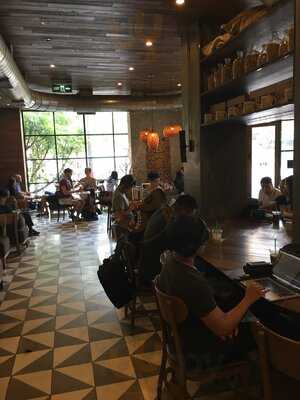 Starbucks Lan Viên
