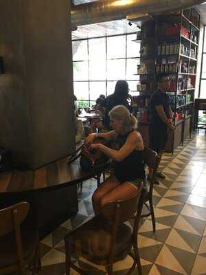 Starbucks Lan Viên