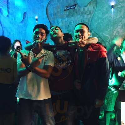 On The Radio - Live Music Bar